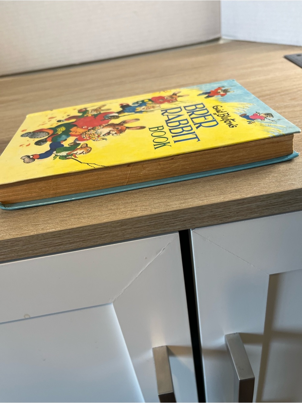 Enid Blyton’s Brer Rabbit Book - Yellow Cover - Picture 4 of 9